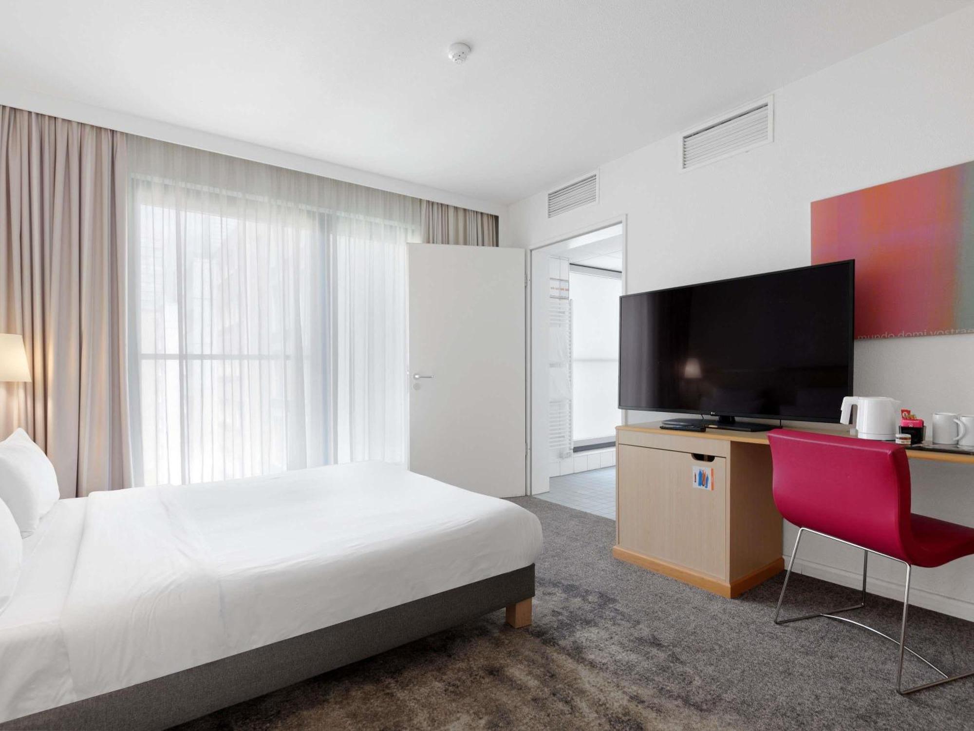 Standard single room Accessible